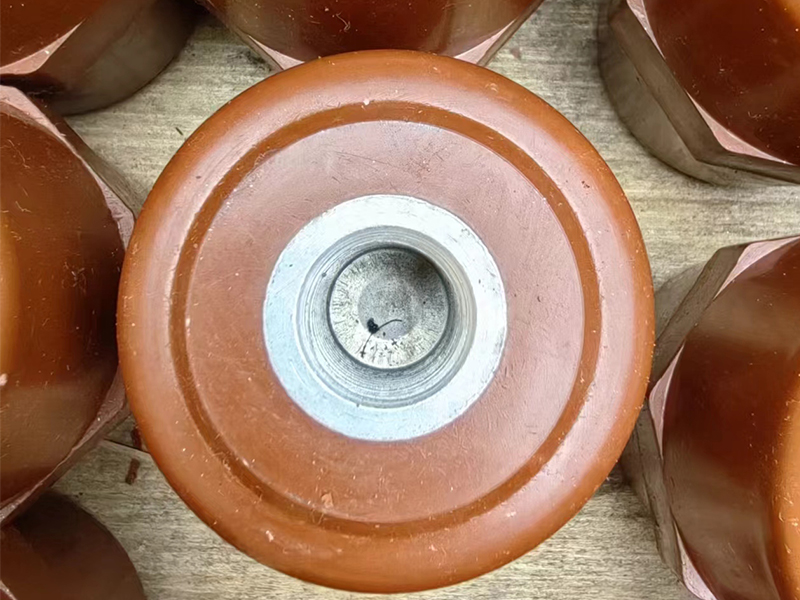 纺锤体绝缘子 